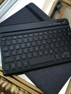 ❗Universal Dark Gray Tablet Case with Wireless Keyboard and Elastic Straps❗